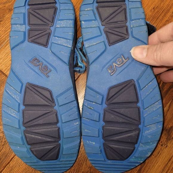 Teva boys sandles - Picture 2 of 4